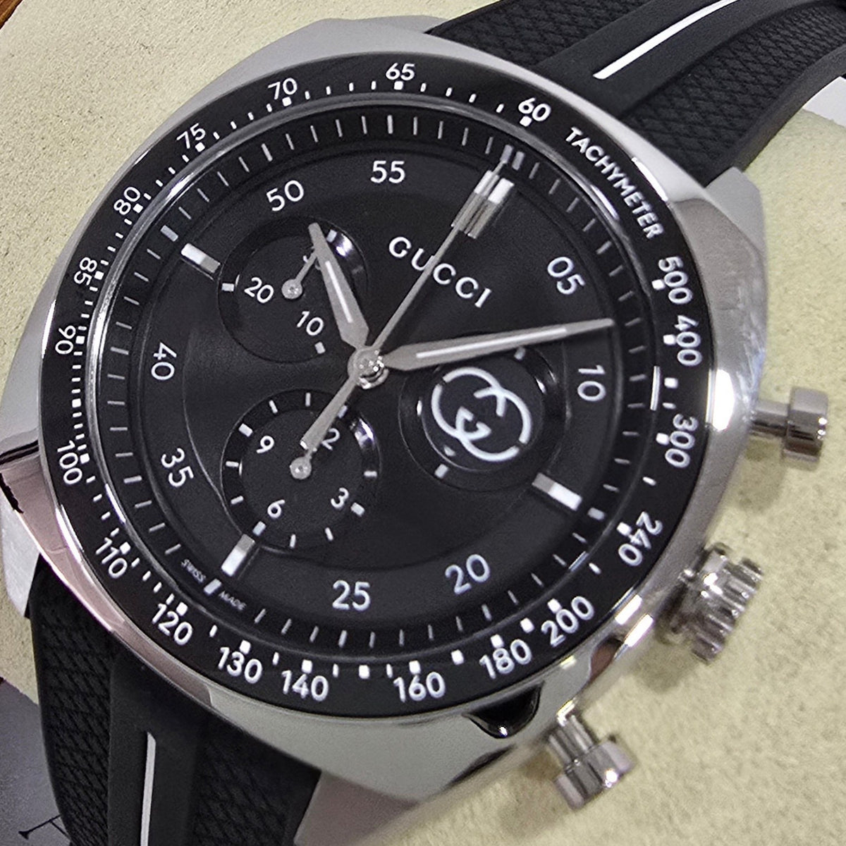Gucci Interlocking Chronograph Black – 41 mm – view 2