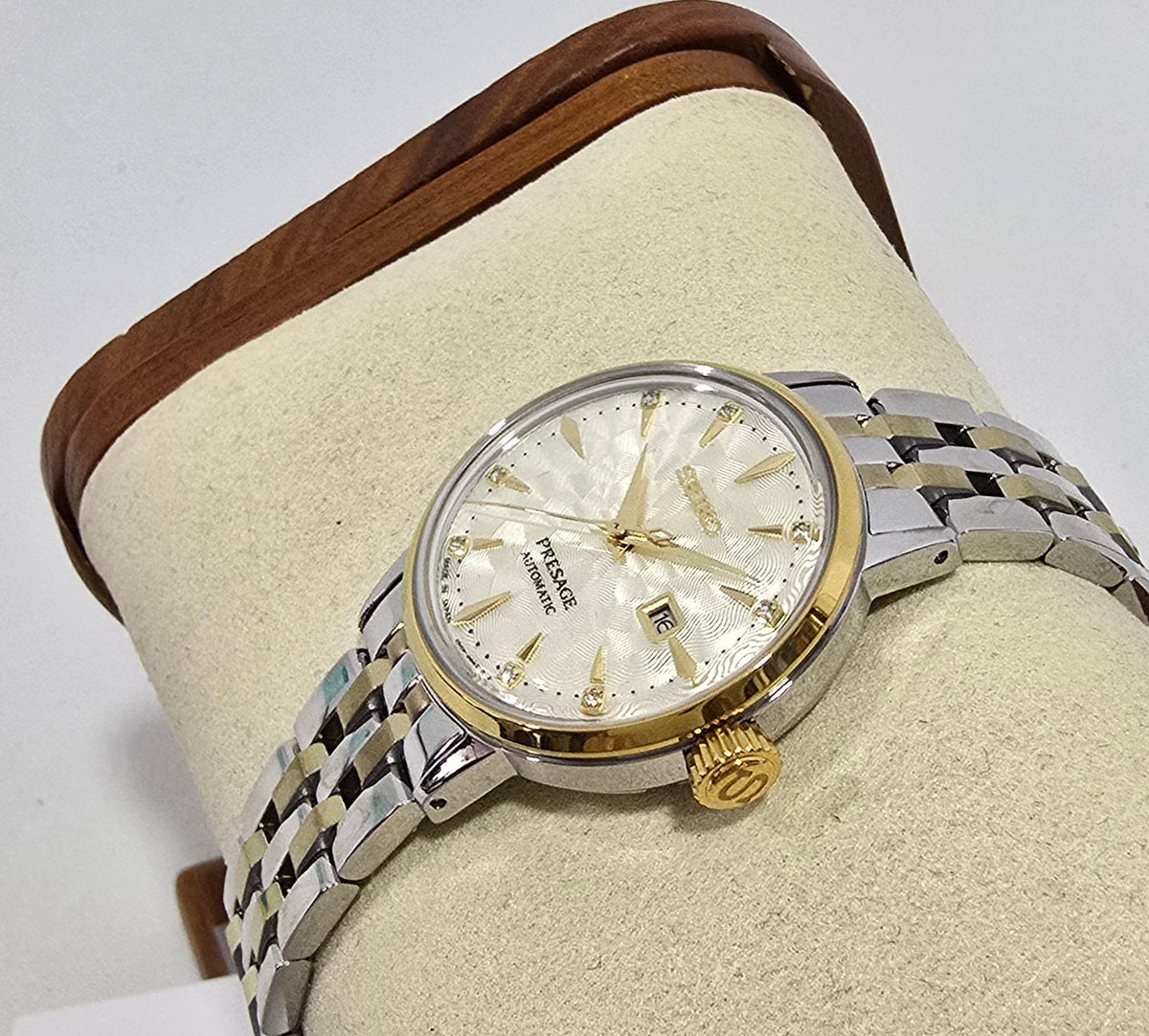 Seiko Presage Cocktail Time “White Lady” Gold Diamond – 30.3 mm – view 3