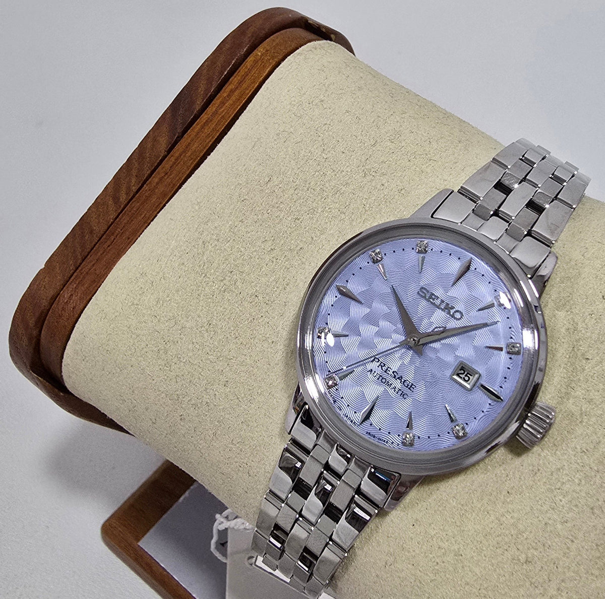 Seiko Presage Cocktail Time “Skydiving” Blue Diamond – 30.3 mm
