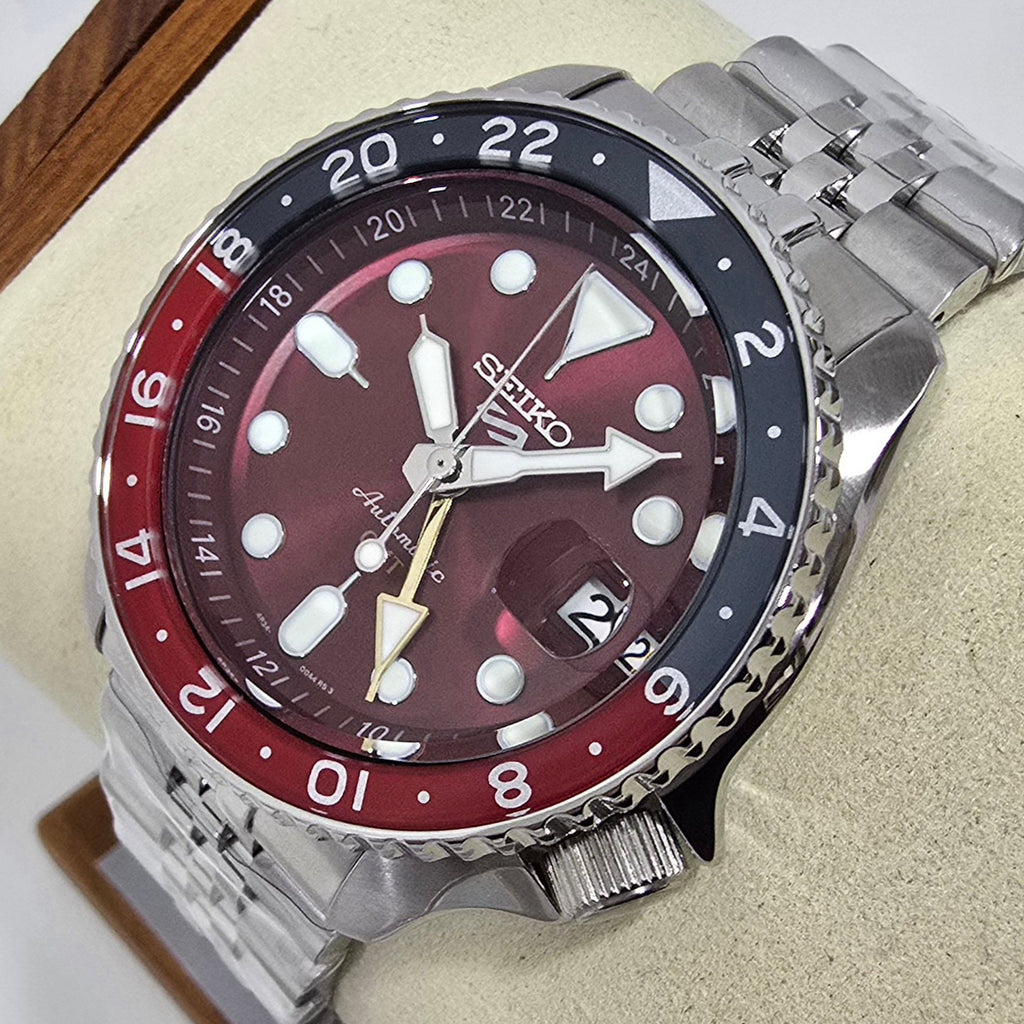 Seiko 5 Sports GMT “Ruby” Limited Edition – 42.5 mm – view 2