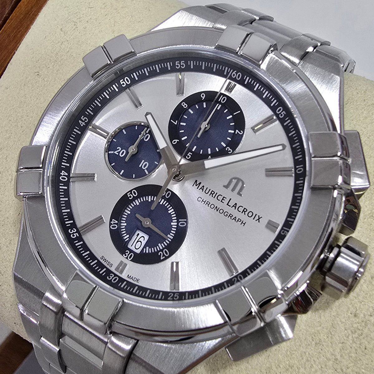 Maurice Lacroix Aikon Chronograph White – 44 mm – view 2