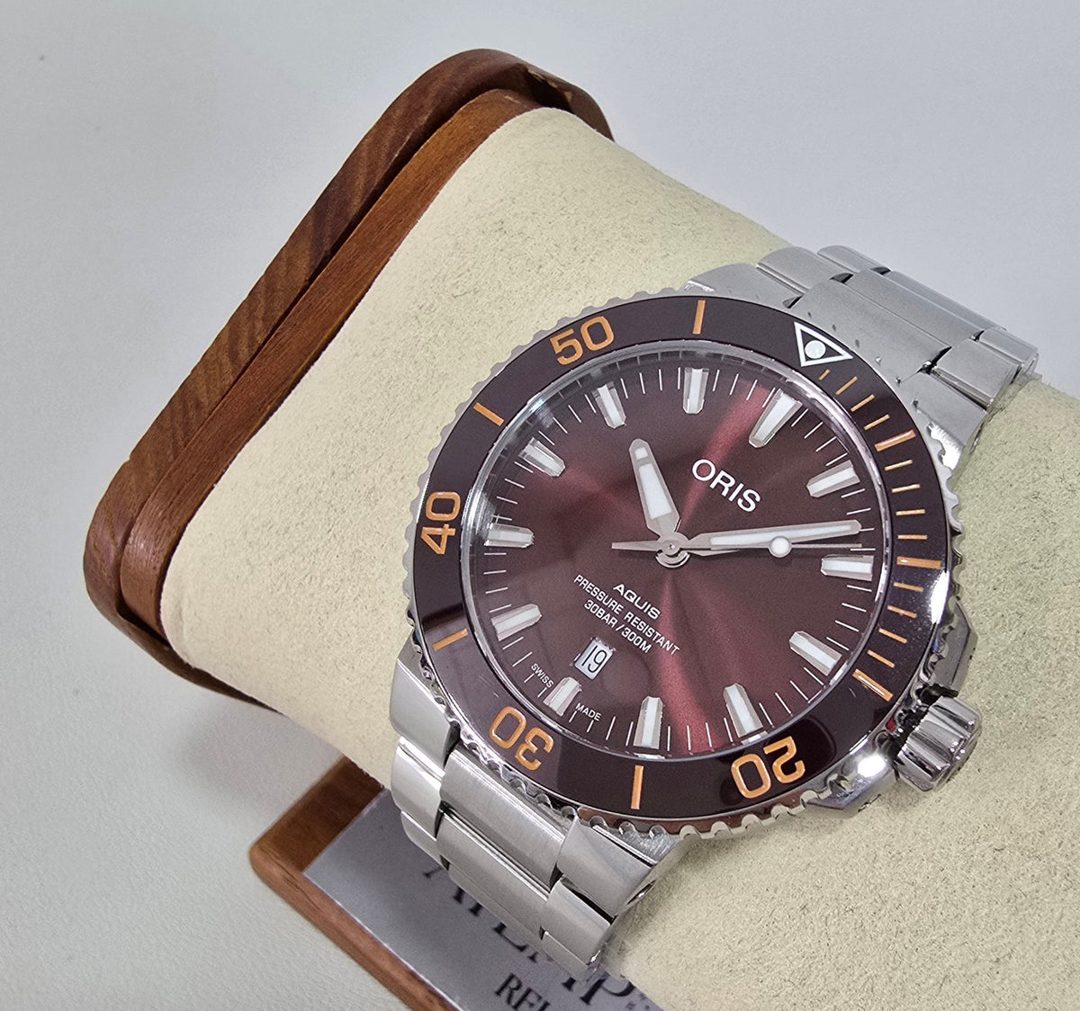 Oris Aquis Date Brown – 43.5 mm