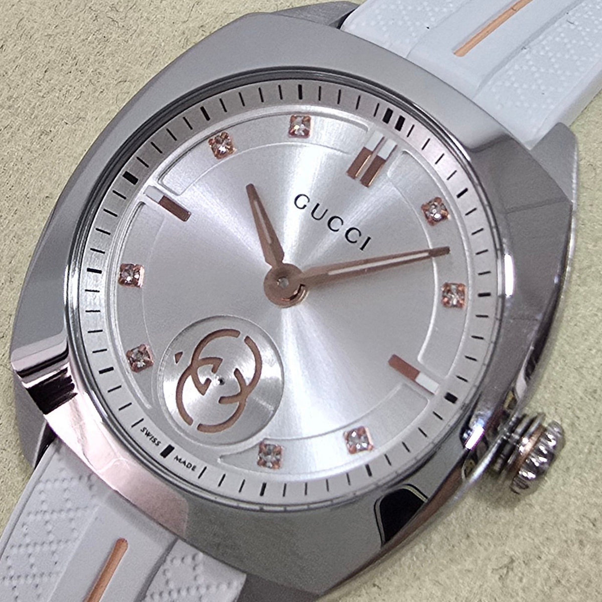 Gucci Interlocking Diamond – 29 mm – view 2