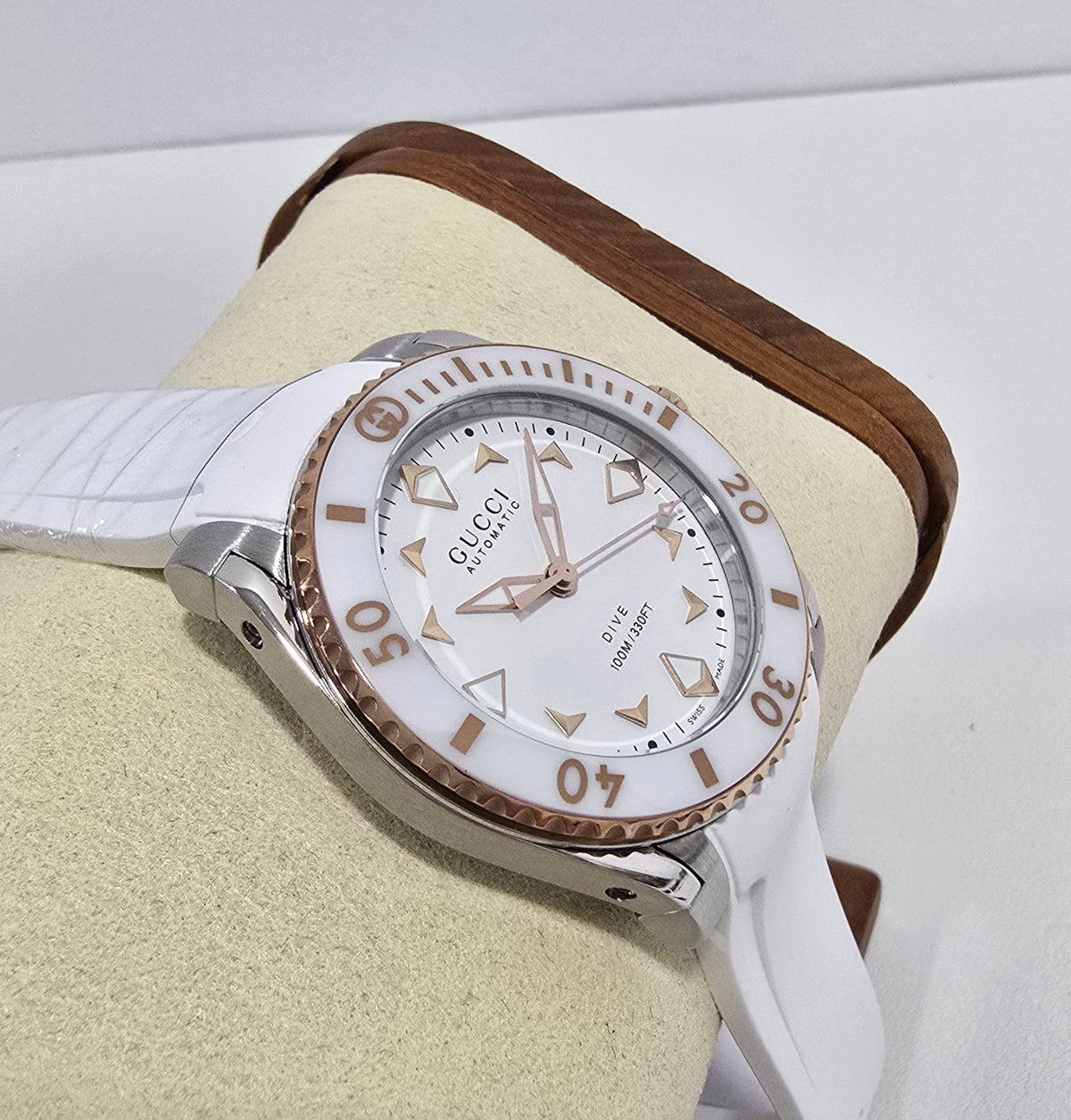 Gucci Dive Automatic White – 36 mm – view 5