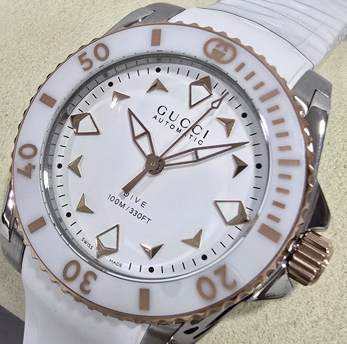 Gucci Dive Automatic White – 36 mm – view 2