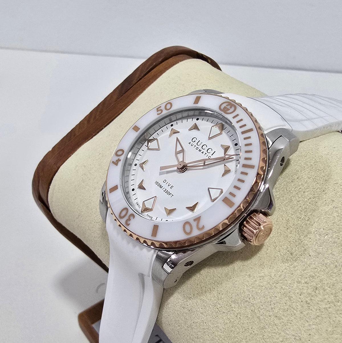 Gucci Dive Automatic White – 36 mm – view 3