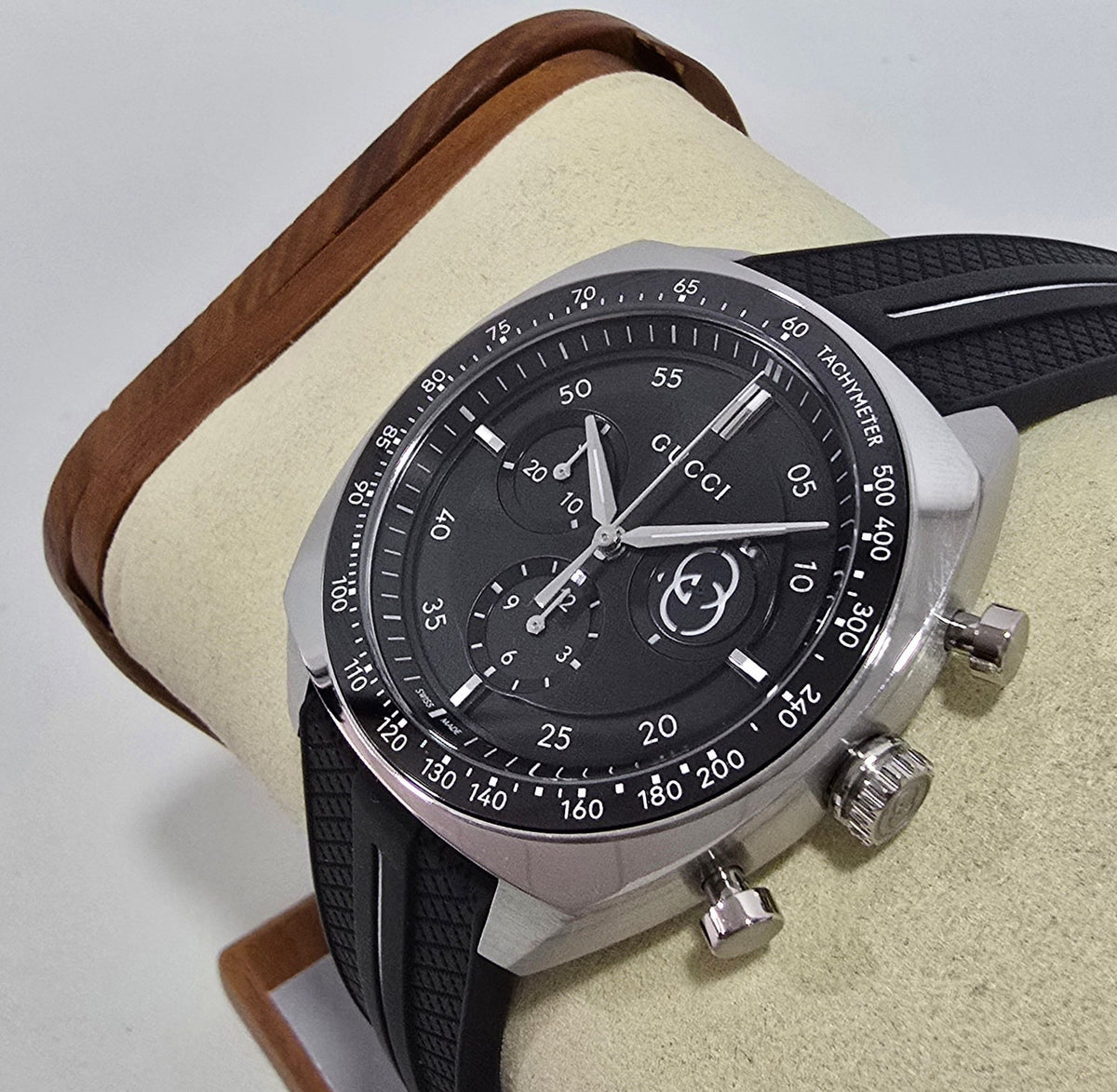 Gucci Interlocking Chronograph Black – 41 mm – view 3