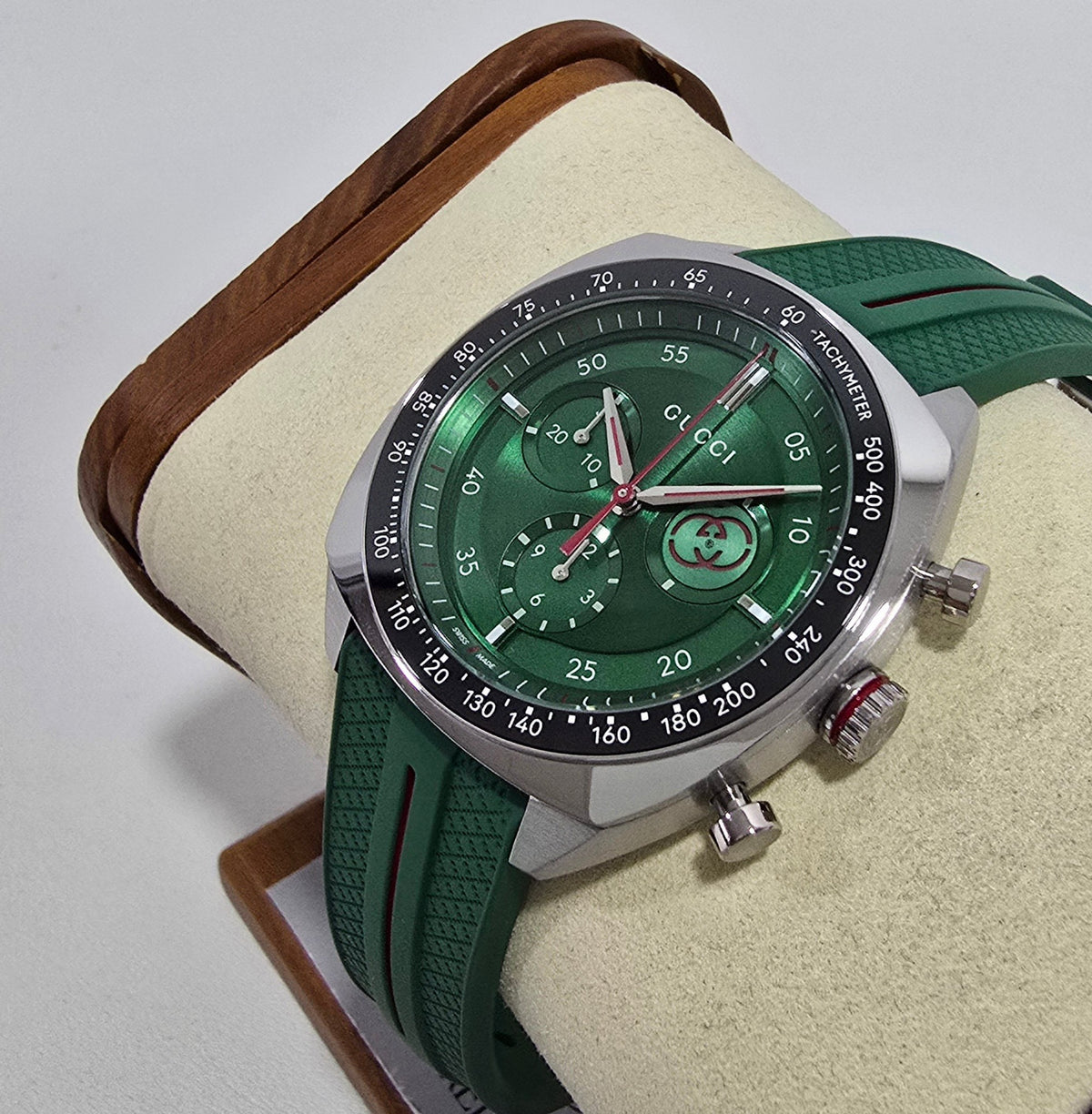 Gucci Interlocking Chronograph – 41 mm – view 3