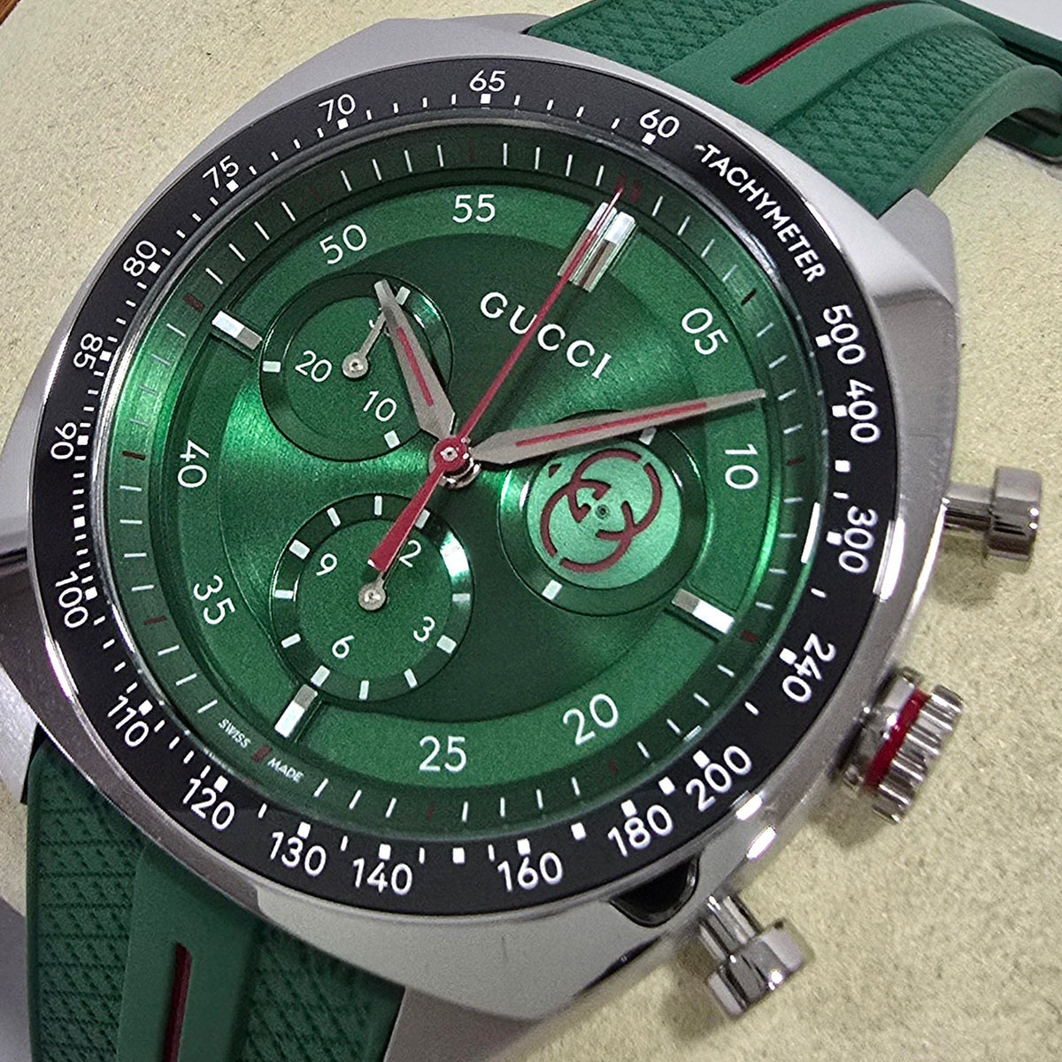 Gucci Interlocking Chronograph – 41 mm – view 2