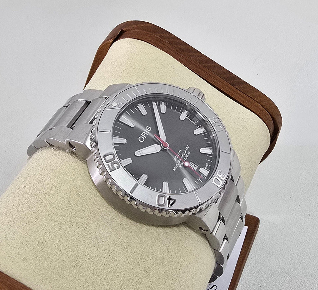 Oris Aquis Date Grey – 43.5 mm – view 6